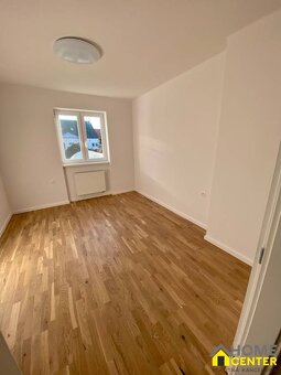 PPREDAJ 3 izbový, tehlový byt s garážou v centre - KOMÁRNO - 6