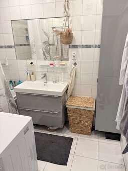 Velky 2 izbovy byt ul. M.R.Stefanika Levice - 6