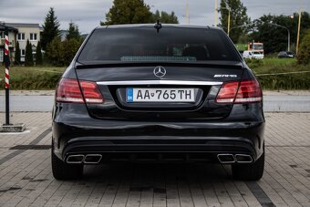 Mercedes Benz E400 sedan - 6