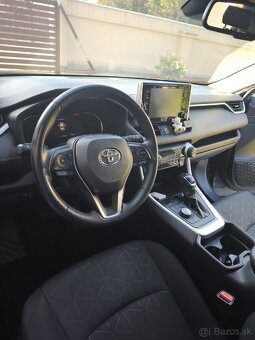Toyota RAV4 - 6