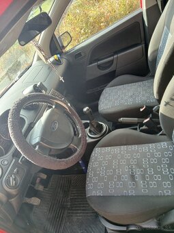 Ford fiesta 1.3 - 6