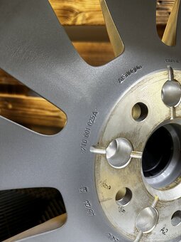 VW T7 - orig.  ALU disky 5x120 R17 - 6