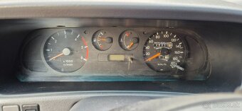 Na nahradne diely Nissan Terrano 2.7 TDI 92kw 4x4 klíma - 6