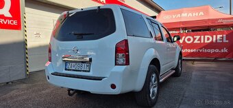 Nissan Pathfinder 2.5 dCi 4x4 - 6