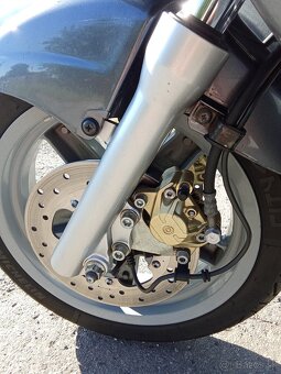 Piaggio X9 200 - 6