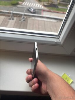 iPhone se 2020 biele ND - 6