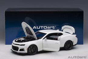 Mercedes-Benz G500 4×4² a Chevrolet Camaro ZL1 - 1:18 AUTO - 6