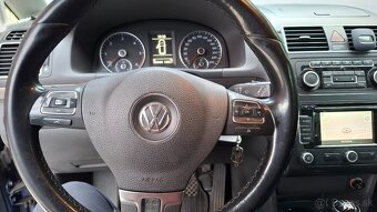 VOLKSWAGEN TOURAN 1.6 TDI 77KW Modra Metalíza - 6