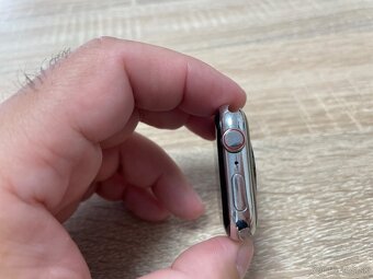 Apple watch Series 4 - stainless steel - 44 mm - 6