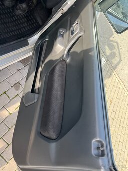 Suzuki Jimny 4x4, 1.3i, 63kW- strieborný - 6