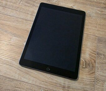 Apple iPad 5 gen 32gb - 6