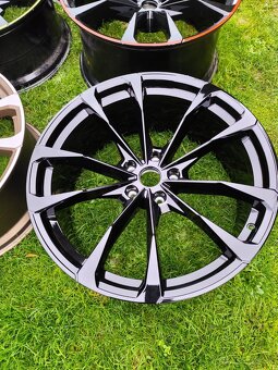 LAMBORGHINI URUS 23" DISKY - 6