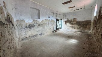 Ponúkame na predaj garáž/skladové priestory v meste Kremnica - 6