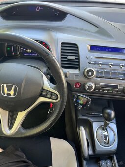 Honda Civic 2007 benzín - 6