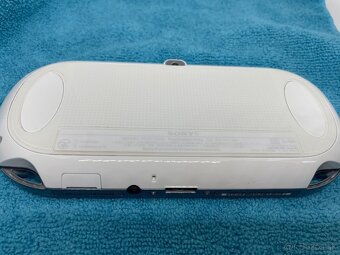 PS VITA PCH-1000 - OLED biela verzia 3. - 6