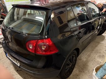 Rozpredám VW Golf 5 1.9 TDi - 6