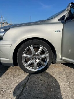 Toyota Avensis - 6