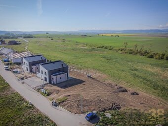 Exkluzívny stavebný pozemok v lokalite Medzi vodami - 6