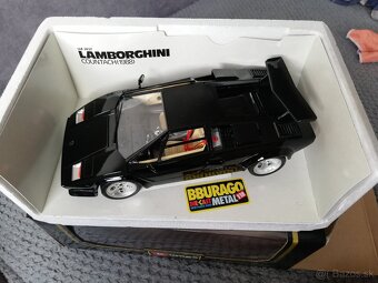 1:18 LAMBORGHINI Countach 1988 - 6