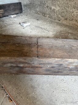 2 staré drevené hranoly – 24 × 18 × 350 cm - 6
