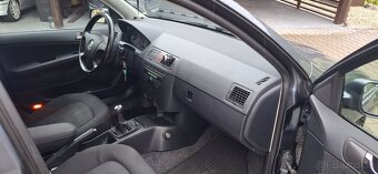 Škoda Fábia 1.4 16v - 6