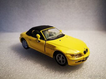 Predám kovový zberateľský model BMW Z3 , Roadster, 1:43 - 6