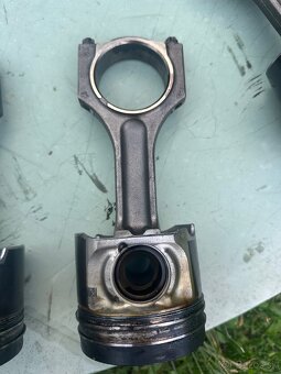 Ojnice a piesty BMW N57D30A - 6