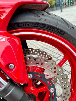 Kawasaki Z900 50th Anniversary (2022) - 6