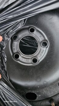 Predám plechové disky + 2 zimné pneumatiky - 6