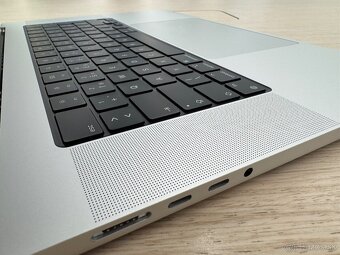 MacBook Pro (16-palcový, 2021) - 6