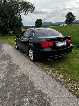 BMW 325i ixdrive - 6