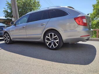 Škoda Superb 2 . 2.0 tdi - 6