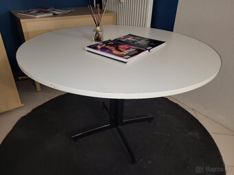 Okrúhly stôl, tri stoličky a taburetka gratis - 6
