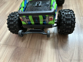 Traxxas Hoss - 6