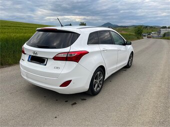 Hyundai i30 1.6crdi 81kw diesel - 6