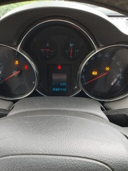 Predám Chevrolet cruze 2010 - 6