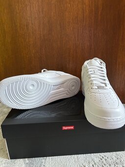 Biele Air Force 1 x Supreme (46) - 6