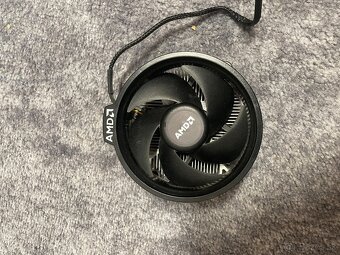 AMD Ryzen 5 2600 - 6