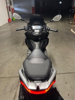 Aprilia SR GT 125 skúter - 6