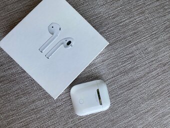 Apple AirPods 1.gen 2019 - 6