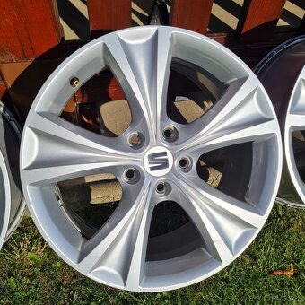 ALU disky Seat R17 5x112 - 6