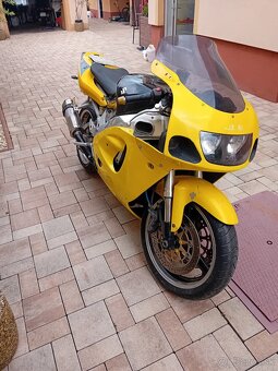 Suzuki gsxr 750 - 6