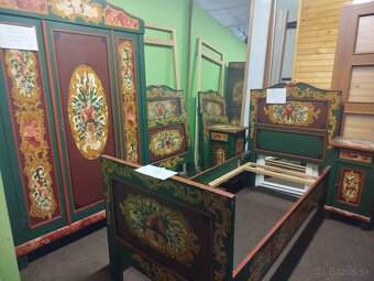 Starožitný maľovaný nábytok - 6