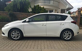 Toyota Auris 1,6 benzin, kup SR-2018,slusna vybava - 6