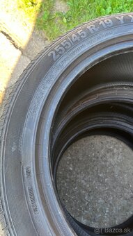 Letné pneu 255/45 r19 - 6