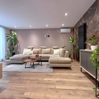 Predaj priestranného rodinného domu so záhradou a pozemkom - 6