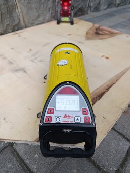 Potrubný laser Leica PIPER 100 (červený lúč) na kladenie od - 6