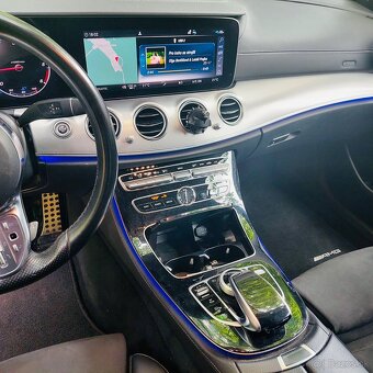 Mercedes Benz E200D - 6