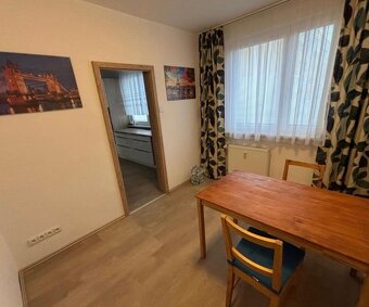 Na prenájom - 3,5 izbový byt, ul. Čiernovodská, Bratislava I - 6