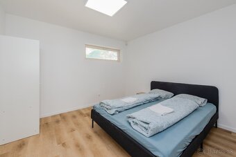 Areál | Polyfunkčná budova s 3 samostatnými bytmi, Ružinov - 6